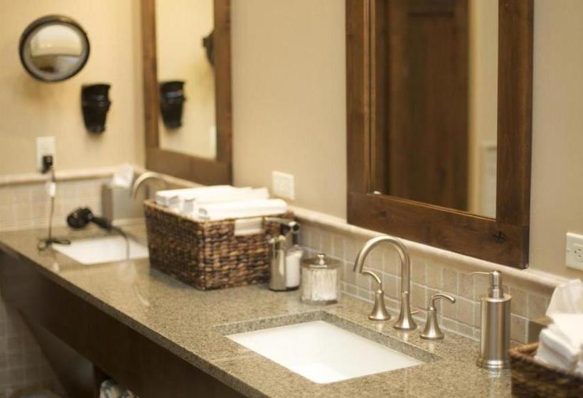 호텔 Iron Horse Lodge