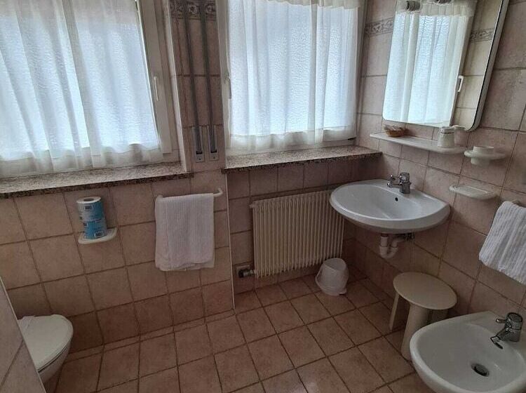 בית מלון כפרי Rododendro Val Di Fassa