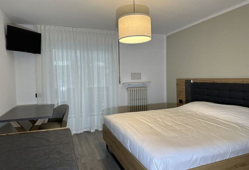 בית מלון כפרי Rododendro Val Di Fassa