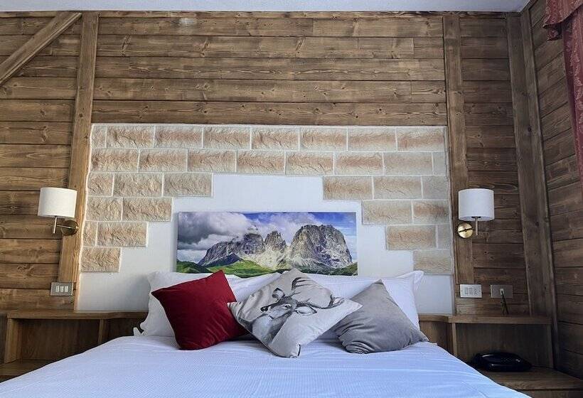فندق Rododendro Val Di Fassa