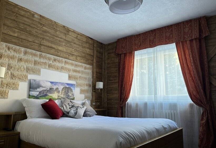 בית מלון כפרי Rododendro Val Di Fassa