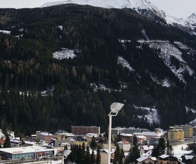 בית מלון כפרי Lindenhof