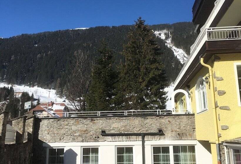 בית מלון כפרי Lindenhof