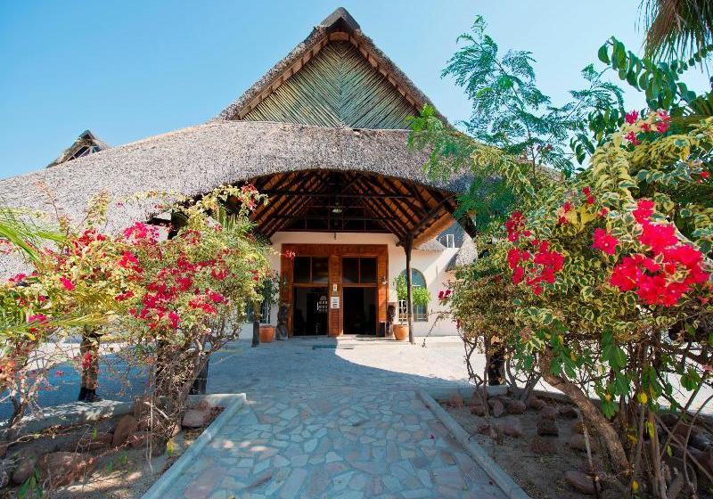 Отель Oshakati Country