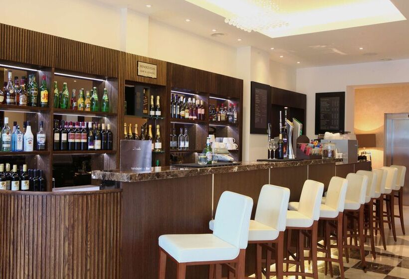 호텔 Park Grand Heathrow