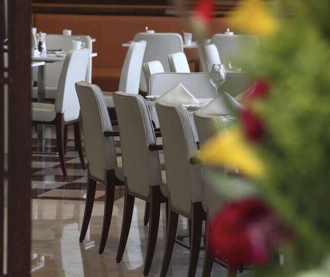 호텔 Park Grand Heathrow