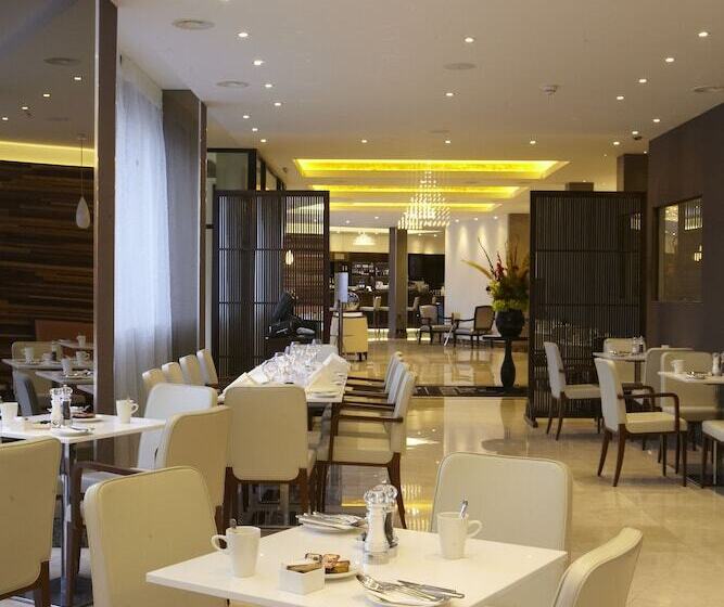 호텔 Park Grand Heathrow