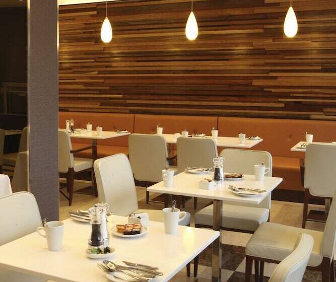 فندق Park Grand Heathrow