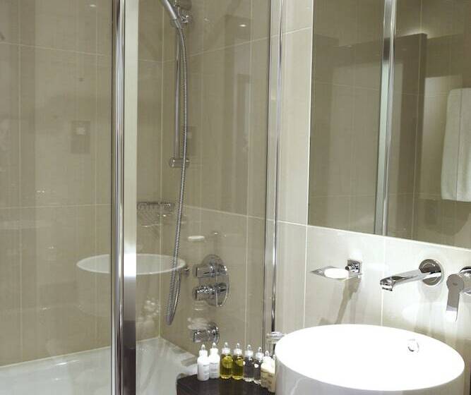 호텔 Park Grand Heathrow