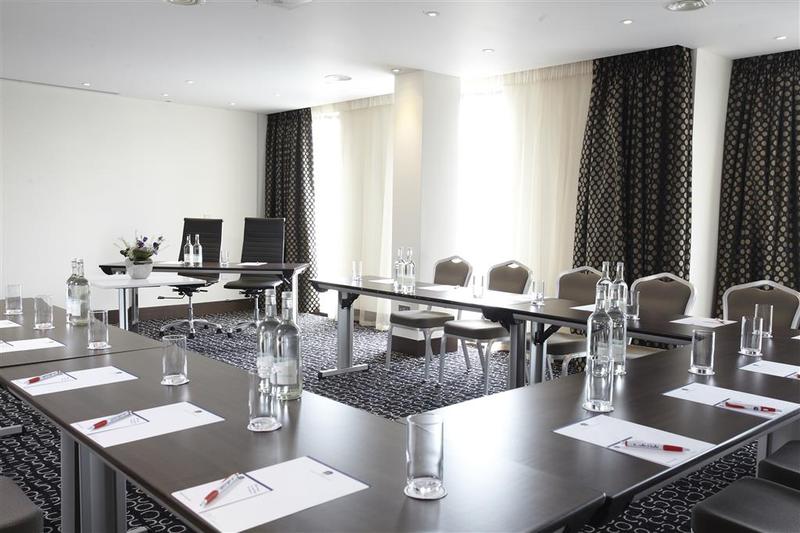 فندق Park Grand Heathrow