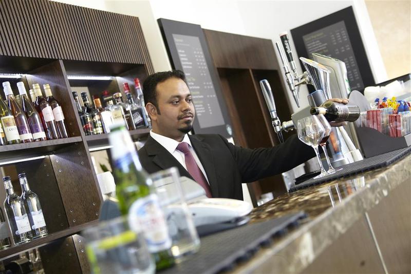 בית מלון כפרי Park Grand Heathrow