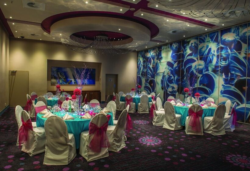 ホテル Peermont Metcourt At Rio Klerksdorp