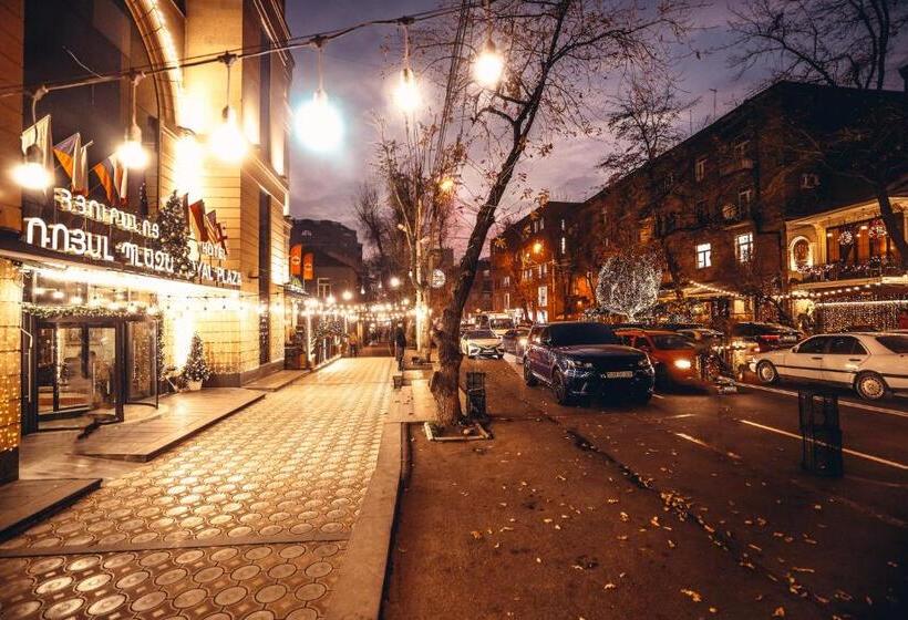 Royal Plaza By Stellar Hotels, Yerevan