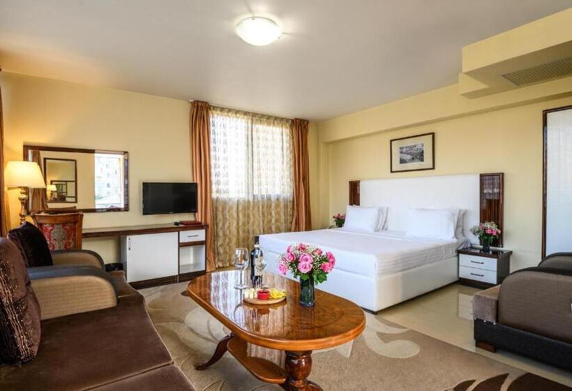 Royal Plaza By Stellar Hotels, Yerevan