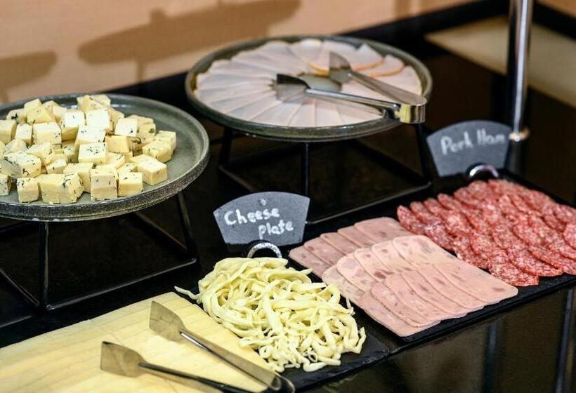 Royal Plaza By Stellar Hotels, Yerevan