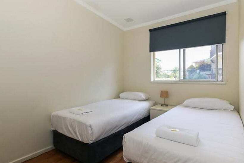 בית מלון כפרי Scarborough Apartments