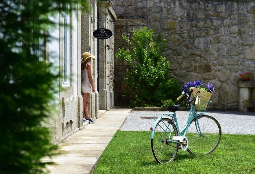 호텔 Solar Egas Moniz Charming House & Local Experiences