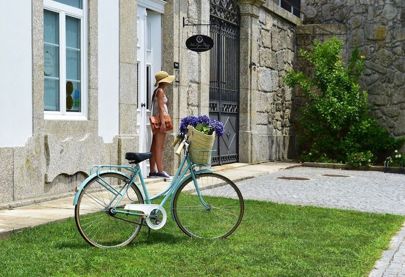 호텔 Solar Egas Moniz Charming House & Local Experiences