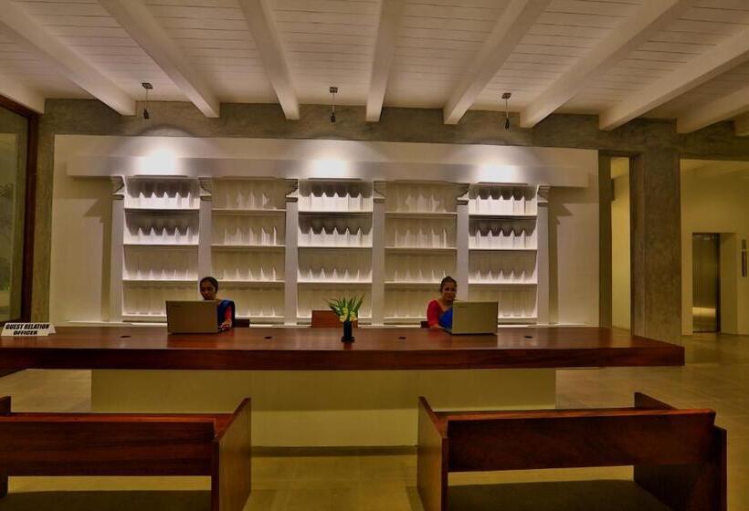 Отель Temple Tree Resort & Spa