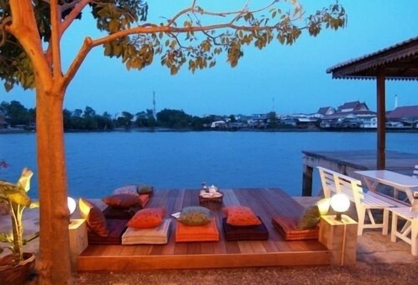 Отель The Legend Maeklong