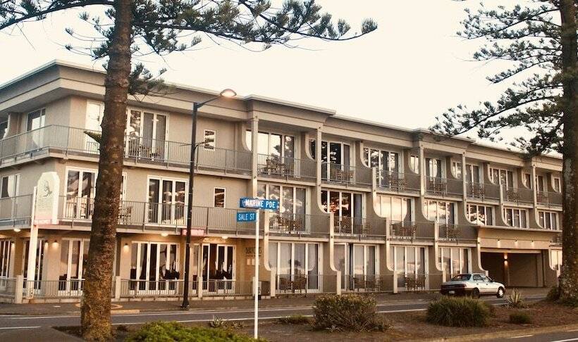 Отель The Nautilus