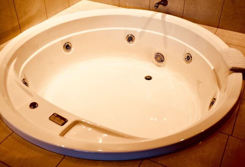 Отель The Nautilus