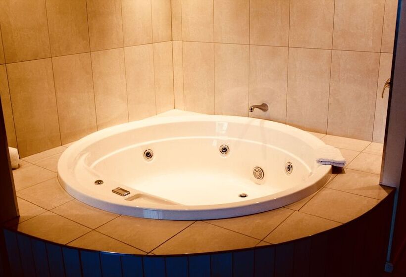 Отель The Nautilus