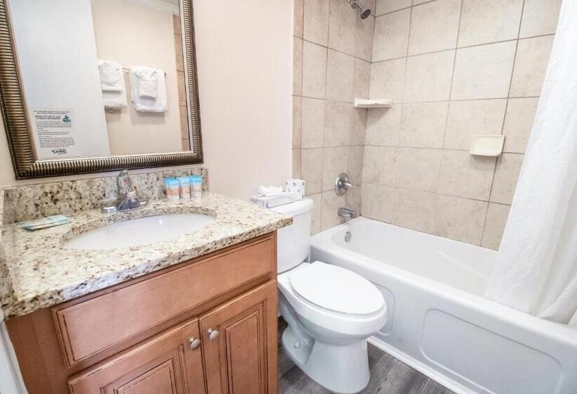 Отель Oceanfront Litchfield Inn