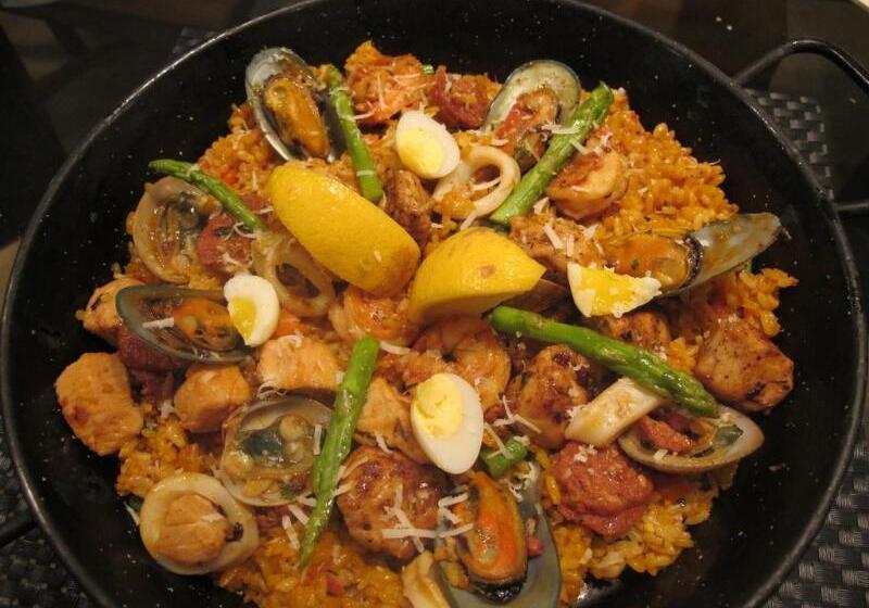 هتل The Oracle  & Residences