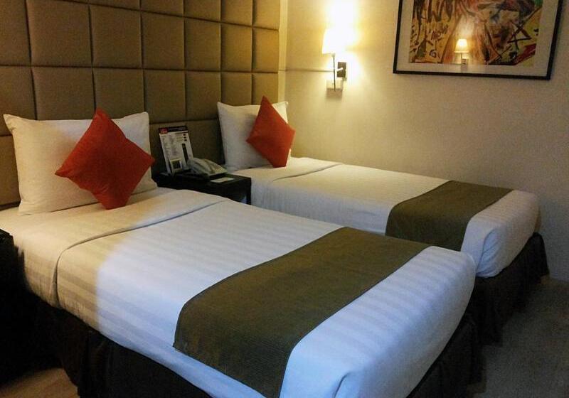 هتل The Oracle  & Residences