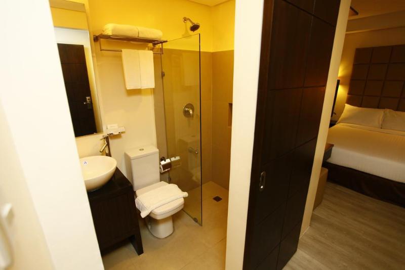 هتل The Oracle  & Residences