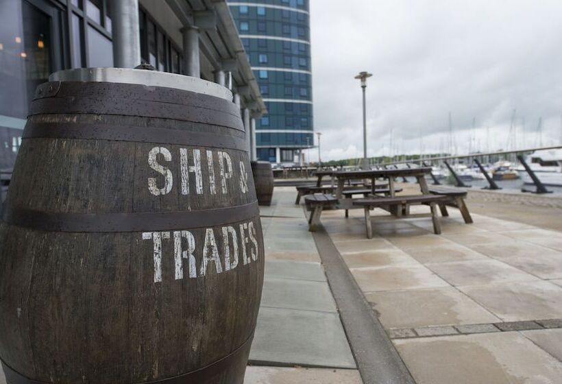 فندق The Ship & Trades