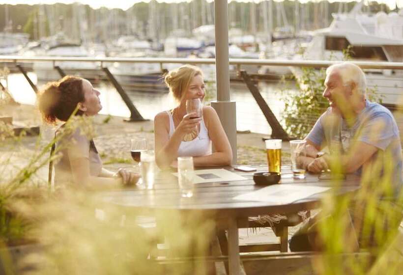 فندق The Ship & Trades