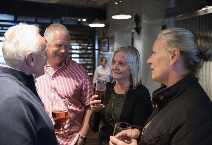 فندق The Ship & Trades