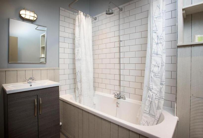 فندق The Ship & Trades