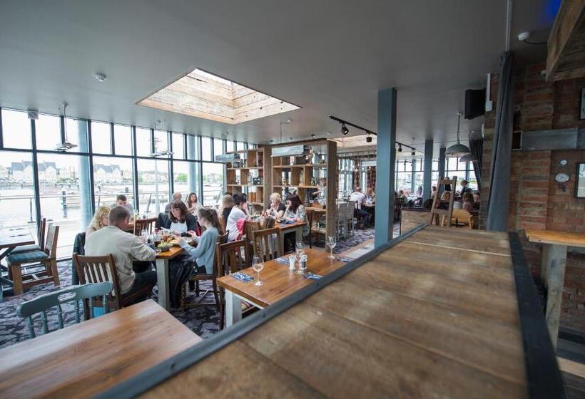 فندق The Ship & Trades