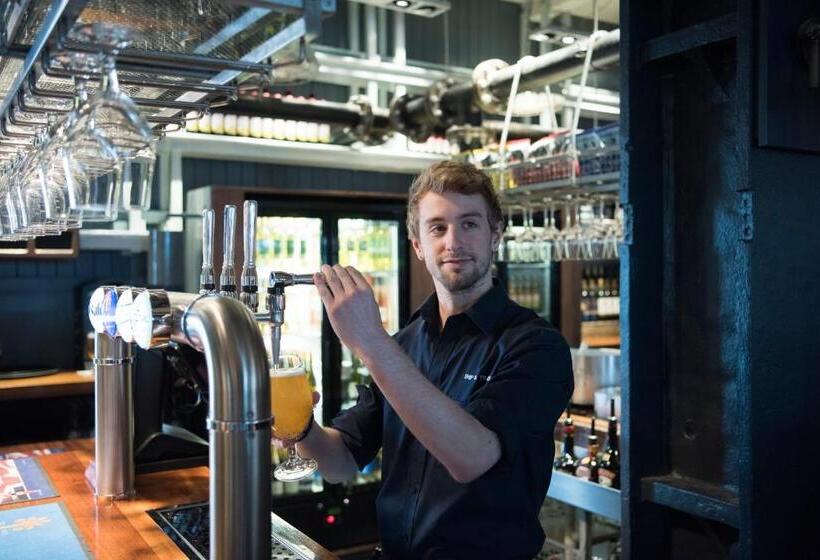 فندق The Ship & Trades