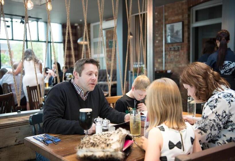 فندق The Ship & Trades