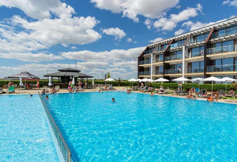 Отель Topola Skies Resort & Aquapark