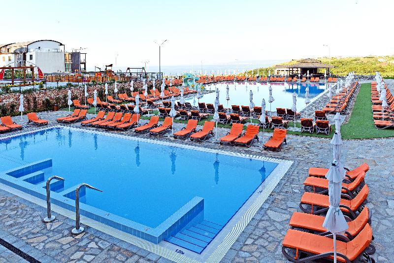 Отель Topola Skies Resort & Aquapark