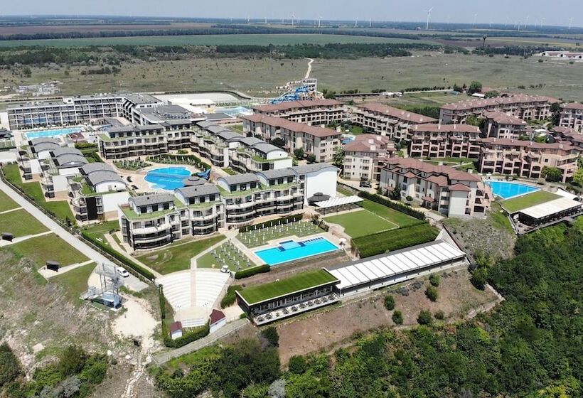 Отель Topola Skies Resort & Aquapark