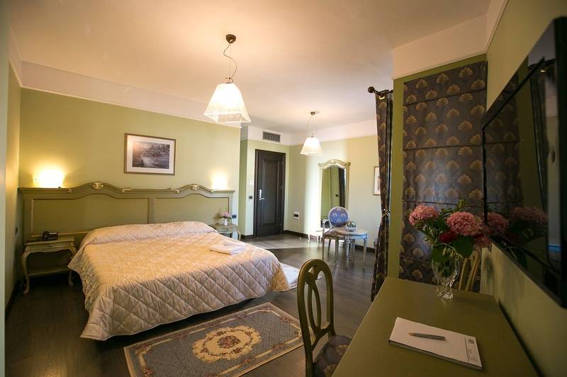 호텔 Victoria Tirana