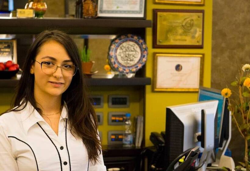 호텔 Victoria Tirana