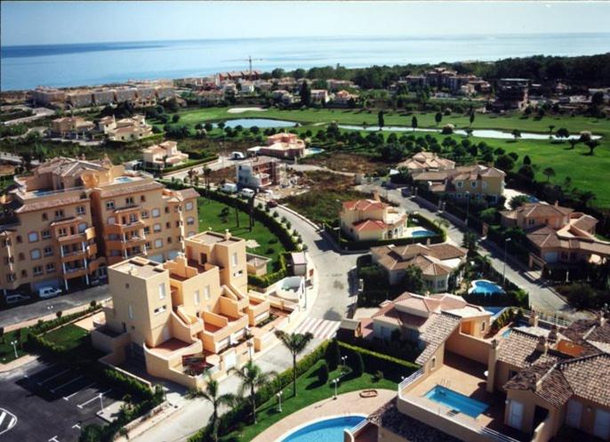 Apartamentos Par Tres   Oliva Nova