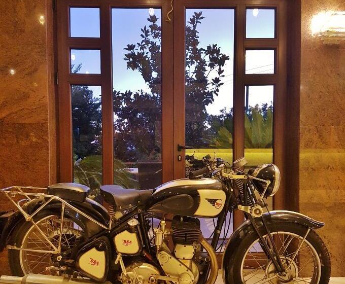 Parnis Palace Hotel Suites