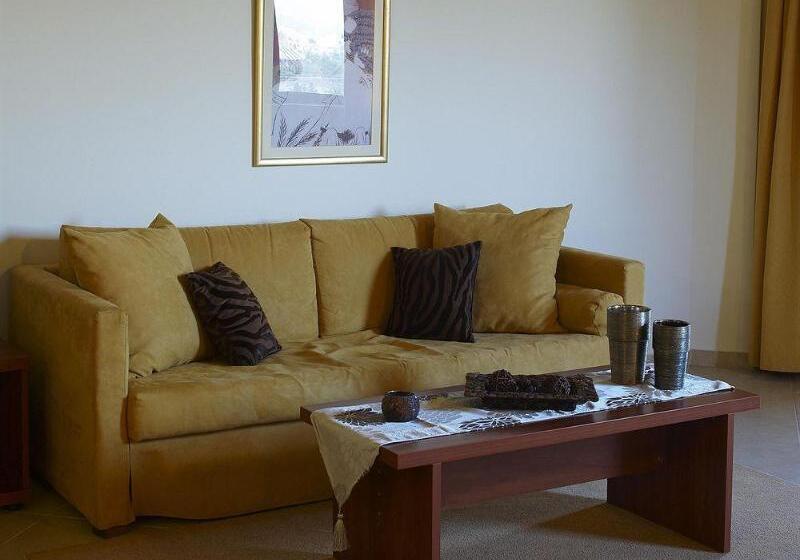 Parnis Palace Hotel Suites