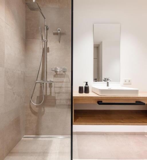 Max Mountain Apartments