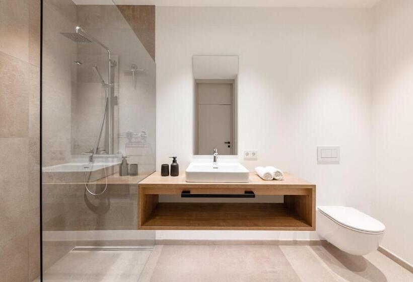 Max Mountain Apartments