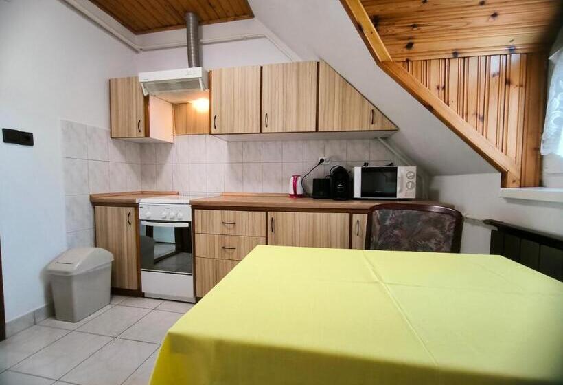 펜션 Oleander Vendégház