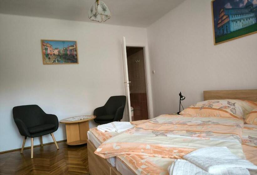 펜션 Oleander Vendégház